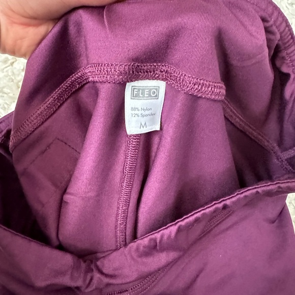 Fleo Shorts - Picture 3 of 3